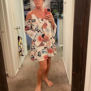 Moving to smaller closet sale!   Crème floral swing dress.